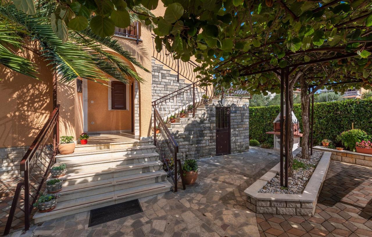 Apartments Feniks Пореч Экстерьер фото